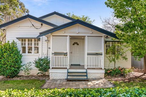 The Keepers House - LBG 1
