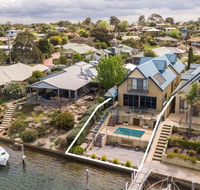 The Loft - Waterfront with Private Pool - LBG