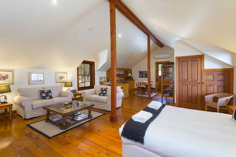 The Mews Studio - LBG 1