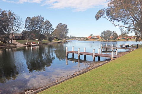 The Mooring's Waterfront - LBG 0