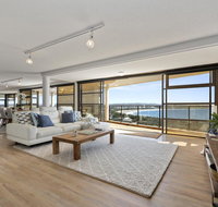 The Penthouse  Point Cartwright - INSTANT HOTEL WINNER 2019 - LBG