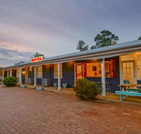 The Platypus Accommodation  Cafe - LBG