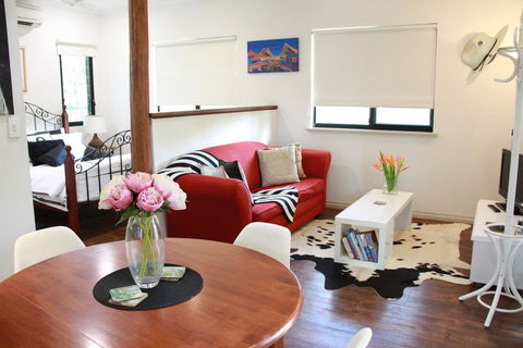 The Quarters Self Contained Bungalow - LBG 2