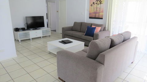 The Shores Holiday Apartments - LBG 1