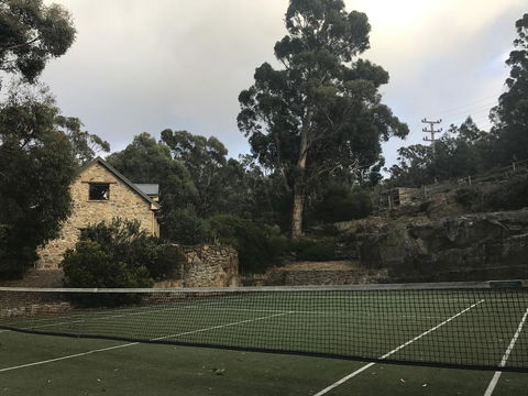 The Stone Cottage (with Tennis Court) - LBG 3