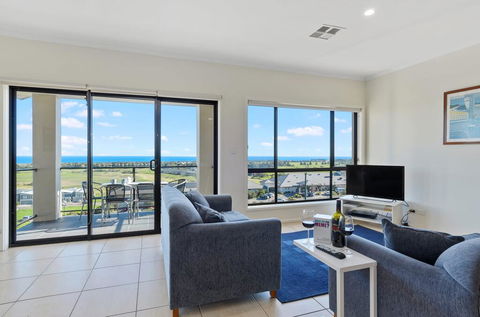 Ticky's Dream - 18 Turnberry Drive - LBG 2