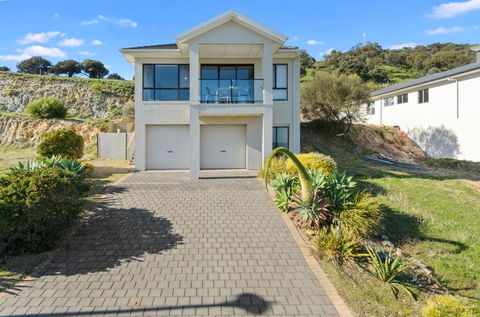 Ticky's Dream - 18 Turnberry Drive - LBG 1
