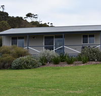 Tidal Dreaming Seaview Cottages - LBG