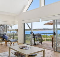 Tilbury Breeze - ocean views comfort and style - LBG