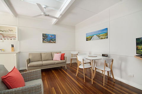 Tondio Terrace Flat 5 - Pet Friendly, Ground Floor Budget Style Accommodation - LBG 0