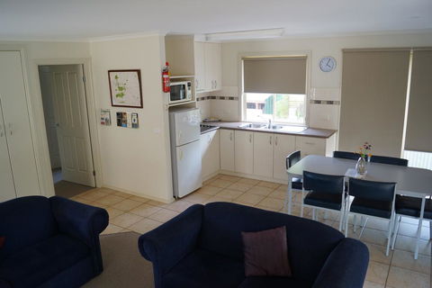 Tooleybuc River Retreat Villas - LBG 1