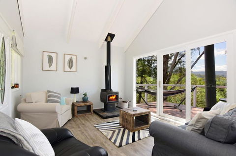 Treetops - Newly Renovated, In The Village! - LBG 2