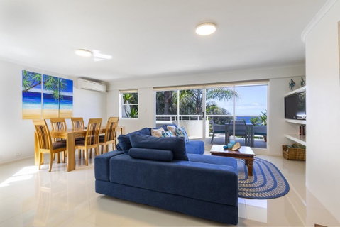 Tropical & Modern With Rooftop Terrace - LBG 1