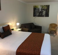 Tuckerbox Motor Inn - LBG