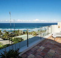 Tuscan inspired townhouse minutes from the beach - LBG