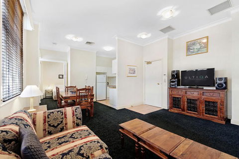 ULTIQA Rothbury Hotel - LBG 3