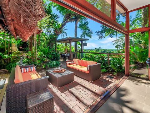 Unique, Tropical Rainforest Getaway - LBG 0