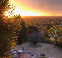 Vermillion Skies Holiday Accommodation - LBG