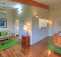 Village Stays Coldstream Gallery Apartment - LBG