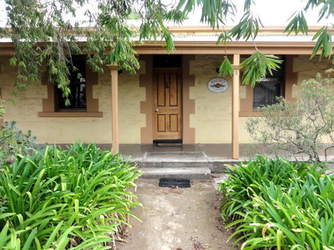 Walnut Cottage - LBG 0