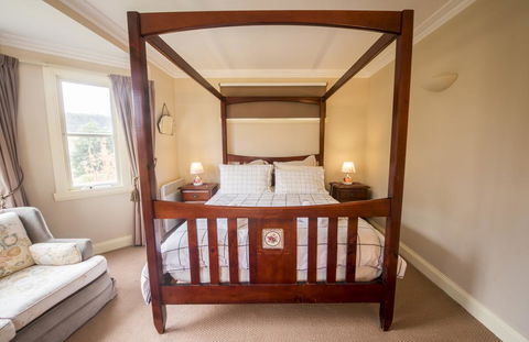 Wattle Grove Homestead Bed & Breakfast - LBG 1