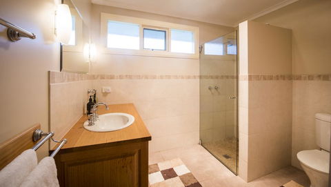 Wattle Grove Homestead Bed & Breakfast - LBG 3