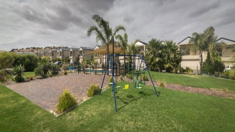Wenneelys - 26/45 St Andrews Boulevard - LBG 2