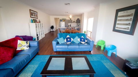 Wenneelys - 26/45 St Andrews Boulevard - LBG 1