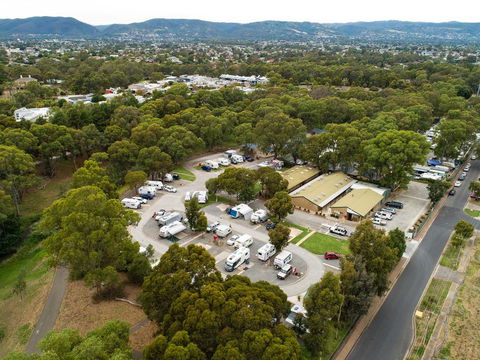Windsor Gardens Caravan Park - LBG 0