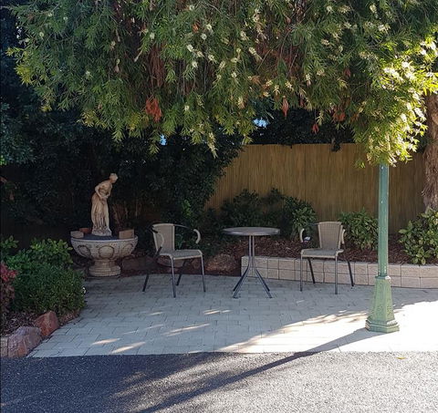 Yambil Inn - LBG 3