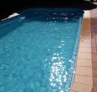 Yambil Inn - LBG