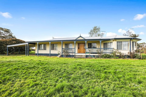Yarragon 4 Bedroom House In Gippsland - LBG 1
