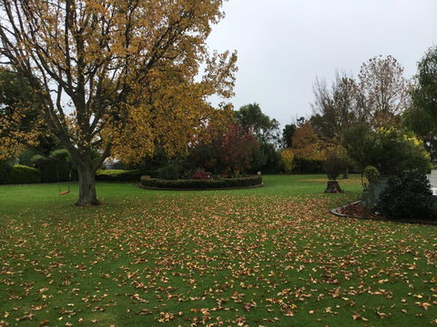 Yarragon Dairy Family Room - LBG 0