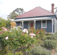 Yarram Cottage Art and Accommodation - LBG
