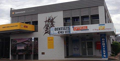 18004Teeth Dentists - LBG 0