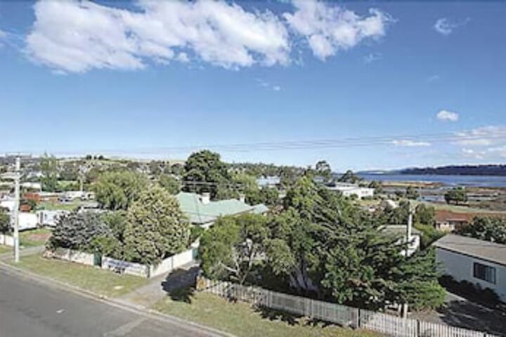 Hotels Triabunna TAS LBG