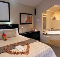 Riverview Rise Retreats - LBG
