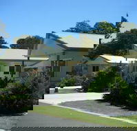 Pepper Tree Cabins - LBG