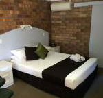 Miles Outback Motel - LBG