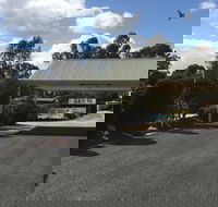 Tuckerbox Motor Inn - LBG