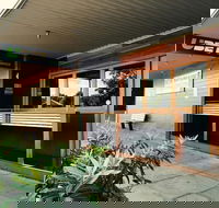 The Commercial Hotel Motel - LBG
