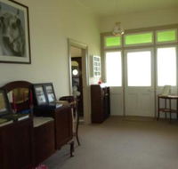 Claremont Farmhouse - LBG