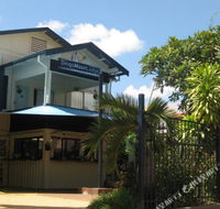 Dingo Moon Lodge Hostel - LBG