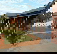 Numurkah self contained Apartments - LBG