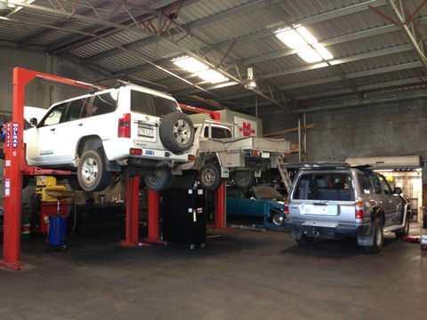Ken Day’s Automotive - LBG 0
