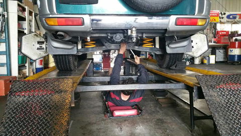 Rock Bottom Tyres & Mechanical - LBG 3