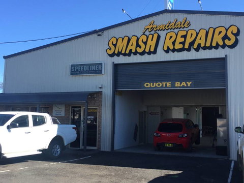 Armidale Smash Repairs - LBG 0
