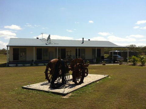 Gin Gin Country Realty - LBG 1