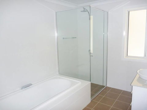Affordable Wardrobes & Shower Screens - LBG 1