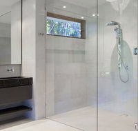 Glass  Window Centre - LBG